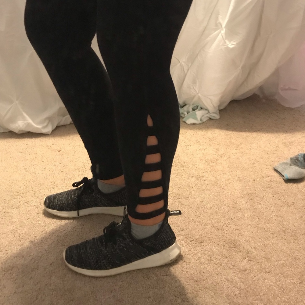 Black athletic leggings